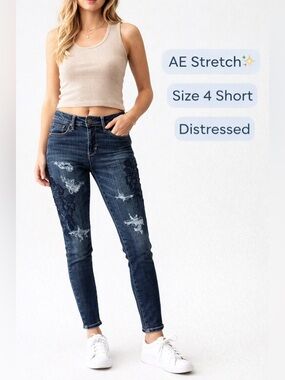 American Eagle Super Stretch Jeans Sz 4 Dark Wash Distressed Skinny Embroidered